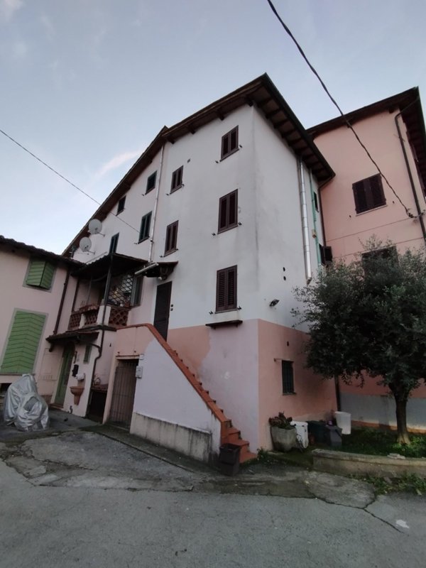 casa indipendente in vendita a Lucca in zona Sant'Angelo in Campo