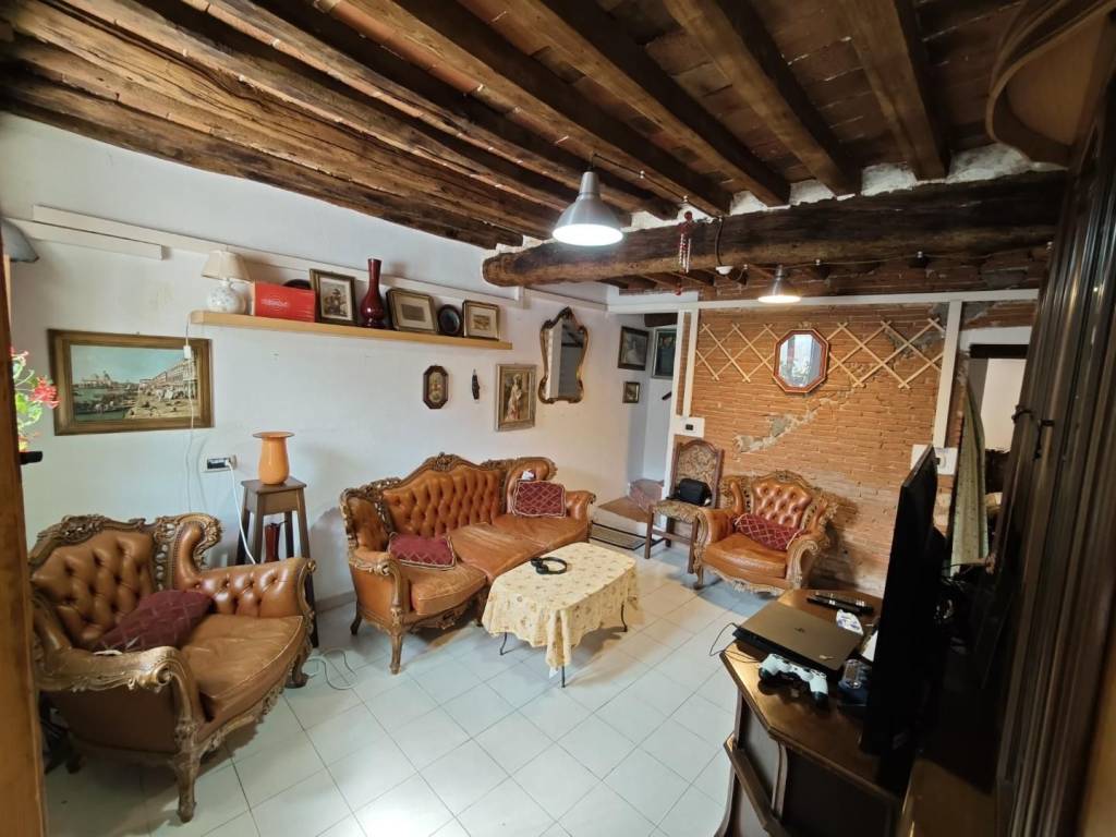 casa indipendente in vendita a Lucca in zona zona San Marco