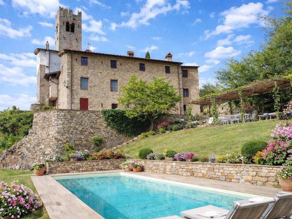 casa indipendente in vendita a Lucca in zona Castagnori