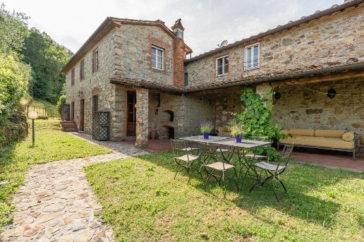 casa indipendente in vendita a Lucca in zona Mutigliano