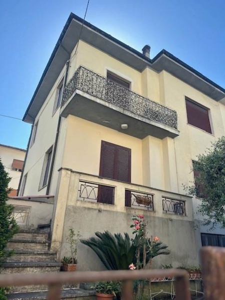 casa indipendente in vendita a Lucca in zona Sant'Anna