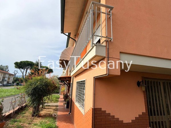casa indipendente in vendita a Lucca in zona zona Arancio