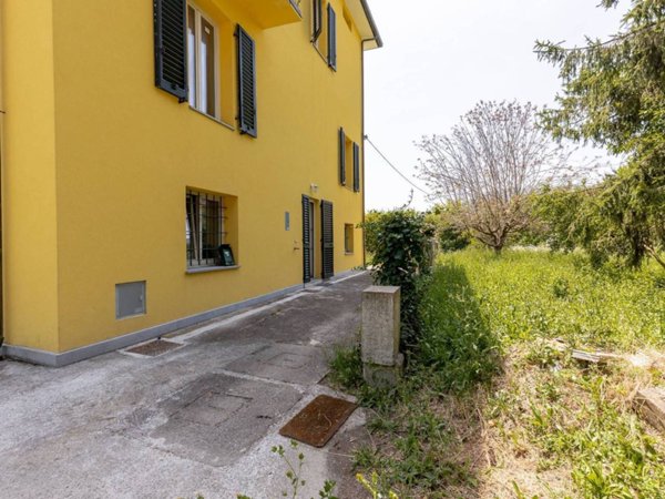 casa indipendente in vendita a Lucca in zona Pozzuolo