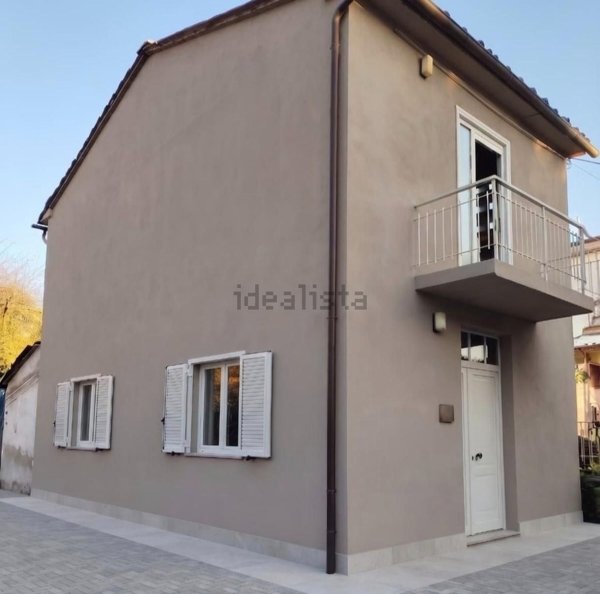 casa indipendente in vendita a Lucca in zona Ponte a Moriano