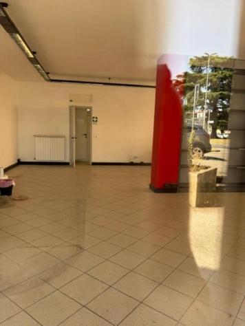 locale commerciale in vendita a Lucca in zona Sant'Anna