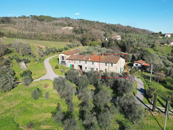 casale in vendita a Lucca in zona Mutigliano