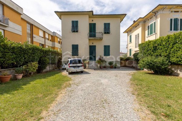 appartamento in vendita a Lucca in zona zona Arancio
