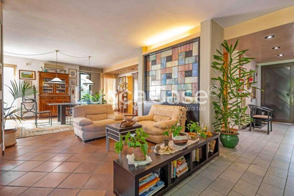 casa indipendente in vendita a Lucca in zona Zona San Concordio