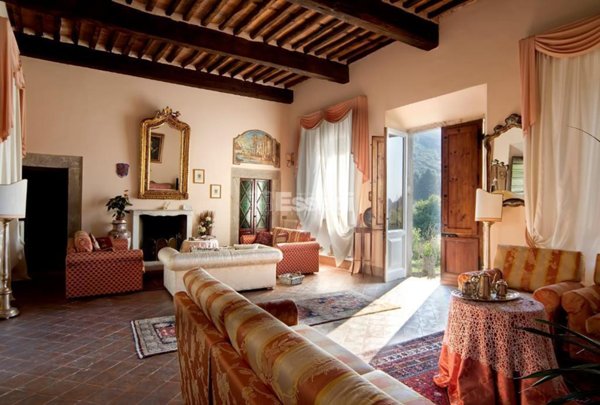 casa indipendente in vendita a Lucca in zona San Lorenzo a Vaccoli