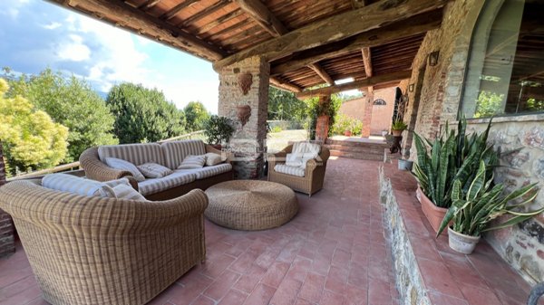 casa indipendente in vendita a Lucca in zona Monte San Quirico
