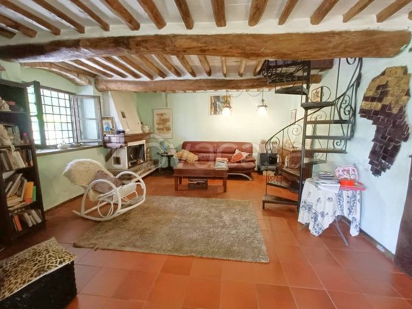 casa indipendente in vendita a Lucca in zona Monte San Quirico