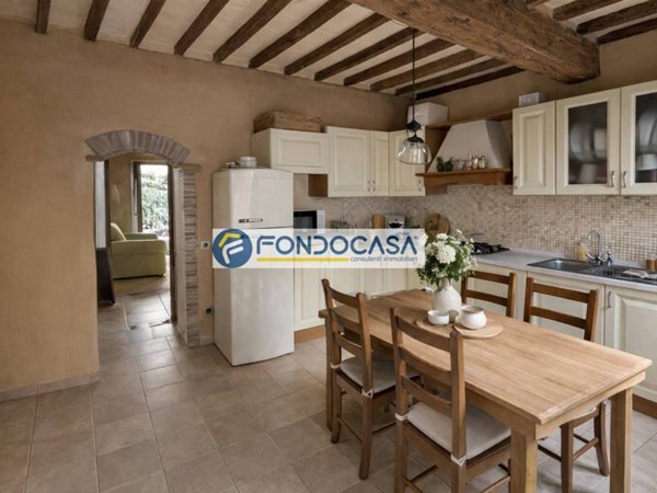 casa indipendente in vendita a Lucca in zona zona SS. Annunziata