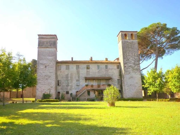 casa indipendente in vendita a Lucca in zona San Lorenzo a Vaccoli