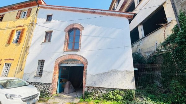 casa semindipendente in vendita a Lucca in zona Ponte a Moriano