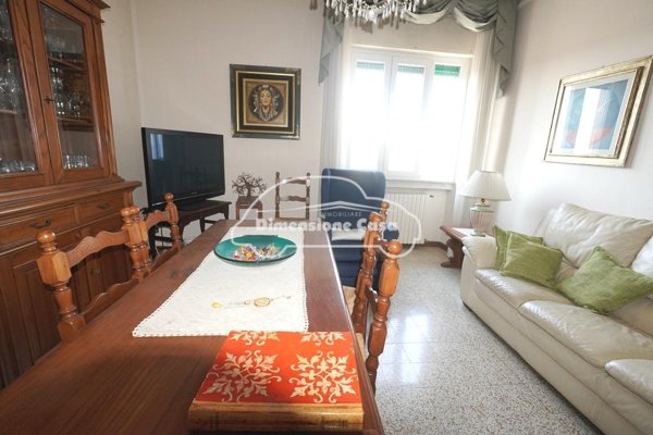 appartamento in vendita a Lucca in zona zona SS. Annunziata