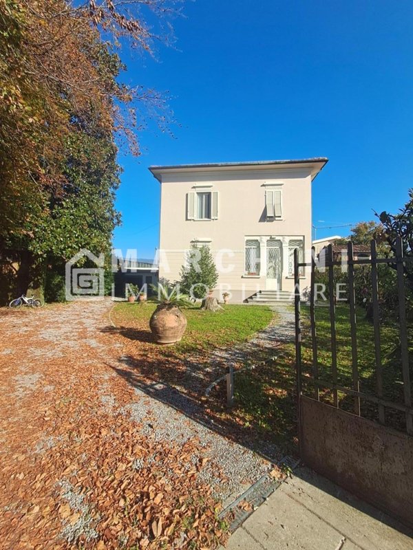 casa indipendente in vendita a Lucca in zona zona San Marco