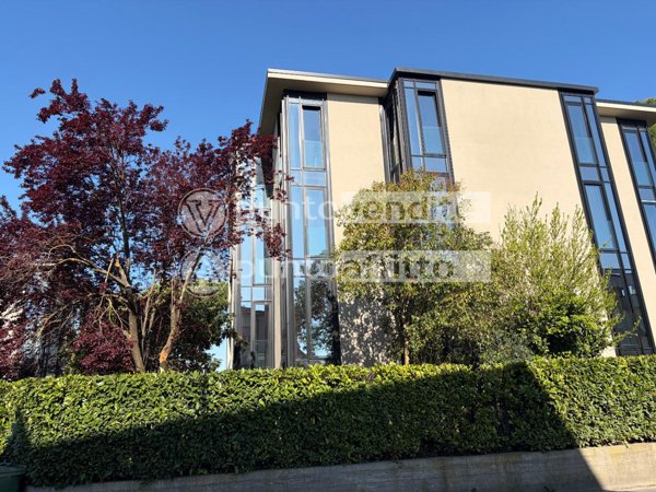 appartamento in vendita a Lucca in zona Centro Città