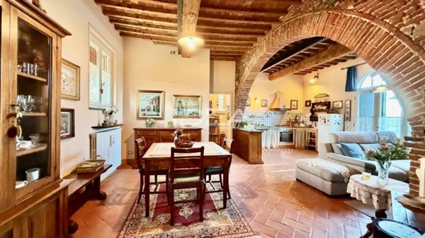 casa indipendente in vendita a Lucca in zona Centro Città