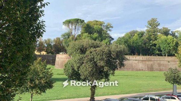 appartamento in vendita a Lucca in zona Centro Città