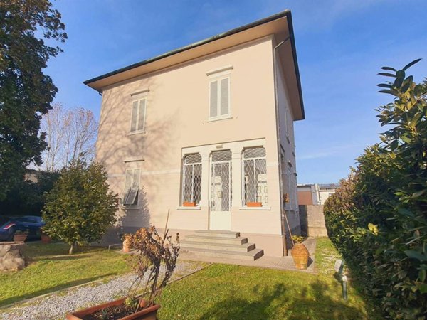 casa indipendente in vendita a Lucca in zona zona San Marco