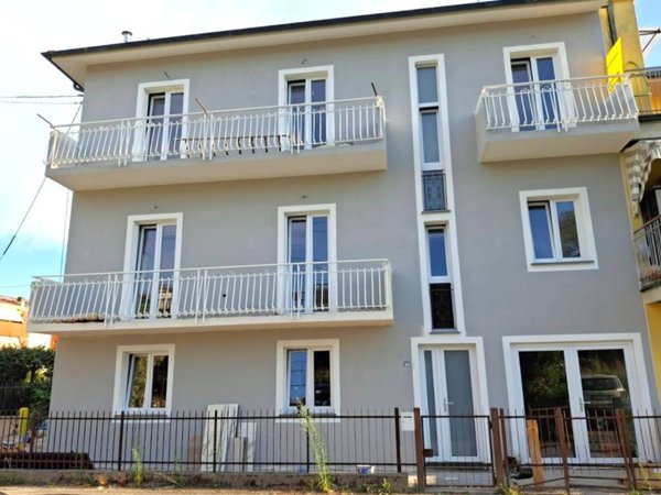 casa indipendente in vendita a Lucca in zona Zona San Concordio