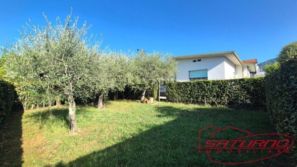 casa indipendente in vendita a Lucca in zona Ponte a Moriano