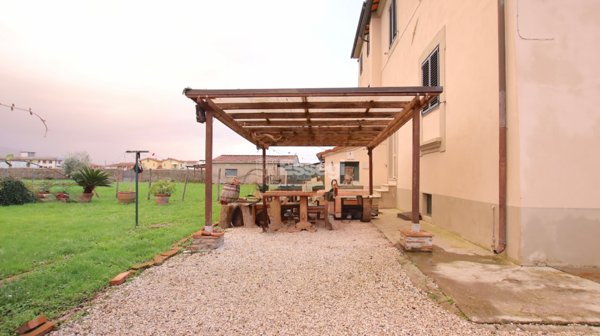 casa indipendente in vendita a Lucca in zona zona SS. Annunziata