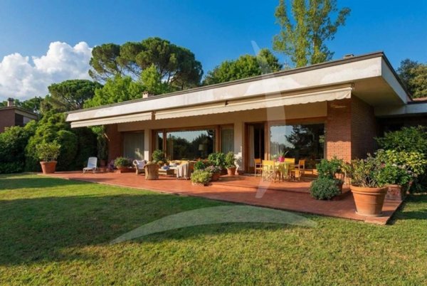 casa indipendente in vendita a Lucca in zona Monte San Quirico