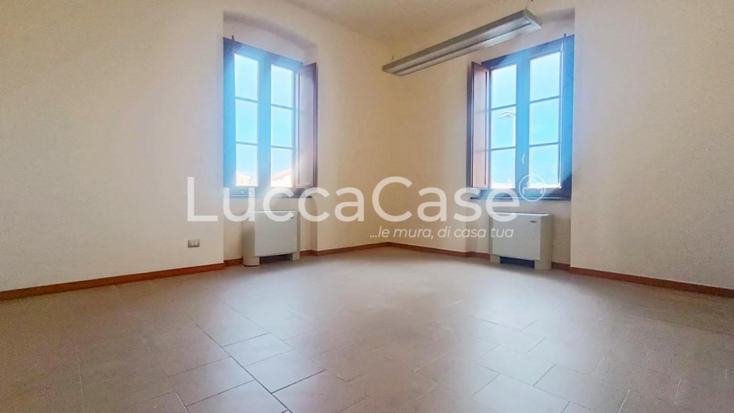 appartamento in vendita a Lucca in zona zona Arancio