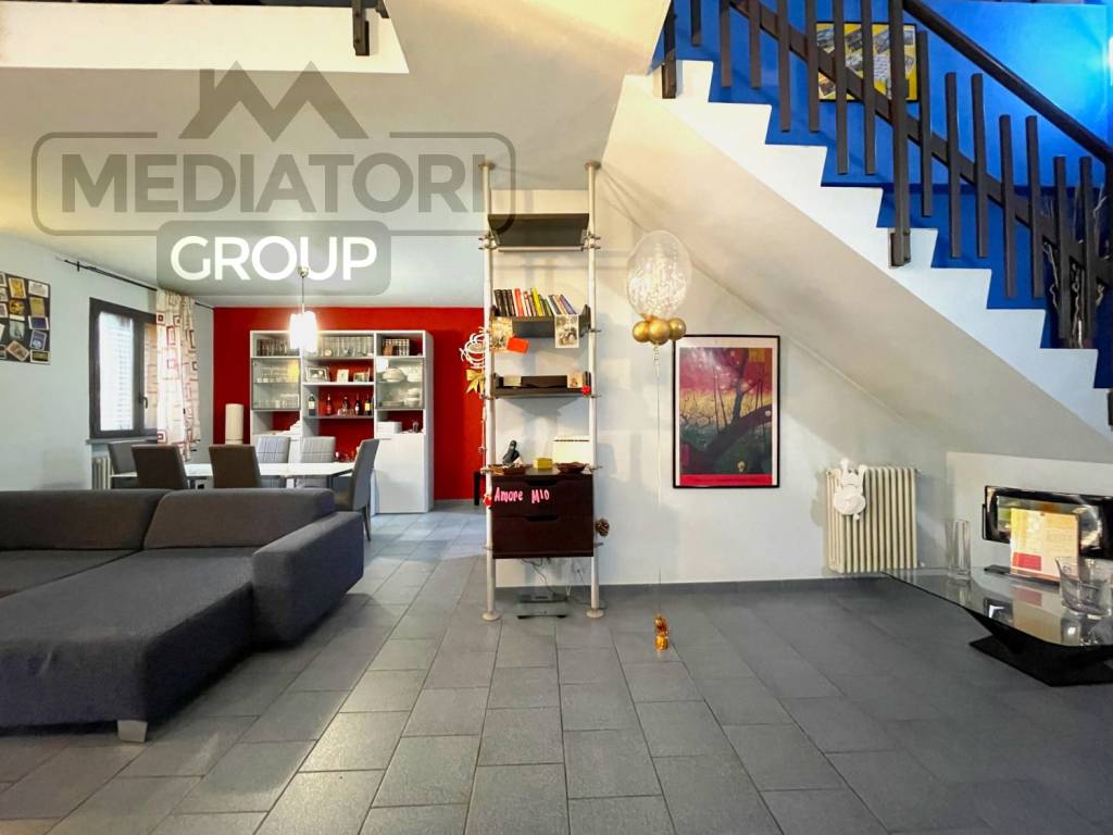 casa indipendente in vendita a Lucca in zona Picciorana