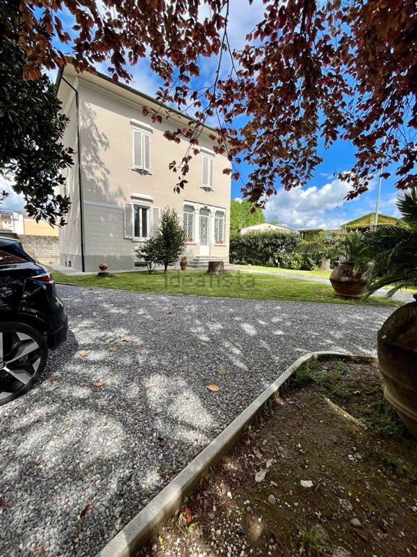 casa indipendente in vendita a Lucca in zona zona San Marco