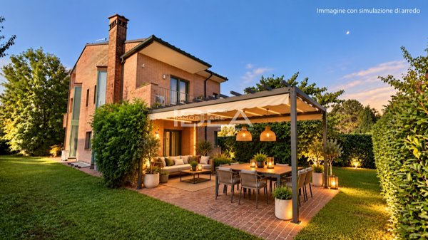casa indipendente in vendita a Lucca in zona Sant'Alessio