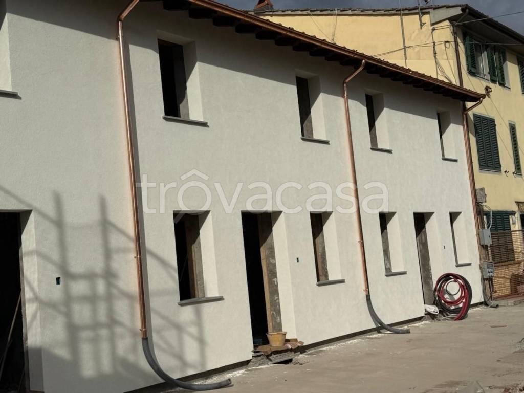 casa indipendente in vendita a Lucca in zona zona Arancio