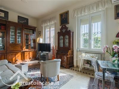 casa indipendente in vendita a Lucca