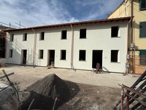 casa indipendente in vendita a Lucca in zona zona San Filippo