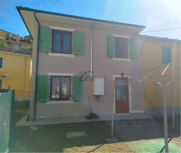 casa indipendente in vendita a Lucca in zona Zona San Concordio