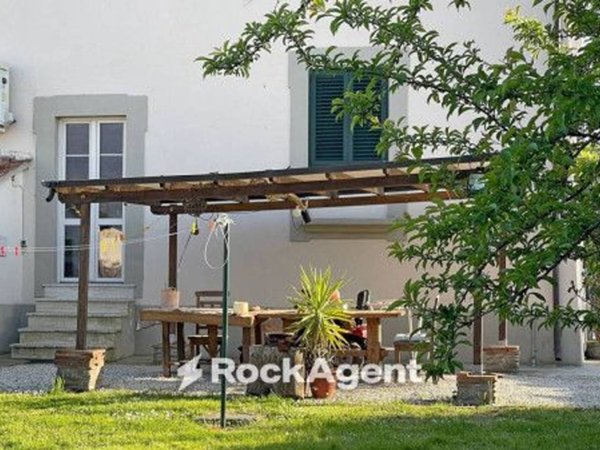 casa indipendente in vendita a Lucca in zona San Pietro a Vico