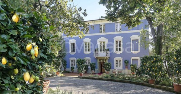casa indipendente in vendita a Lucca in zona Vicopelago
