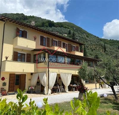 casa indipendente in vendita a Lucca in zona Centro Città