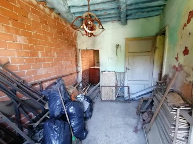 casa indipendente in vendita a Lucca in zona Montuolo