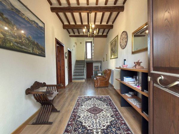 casa indipendente in vendita a Lucca in zona Farneta