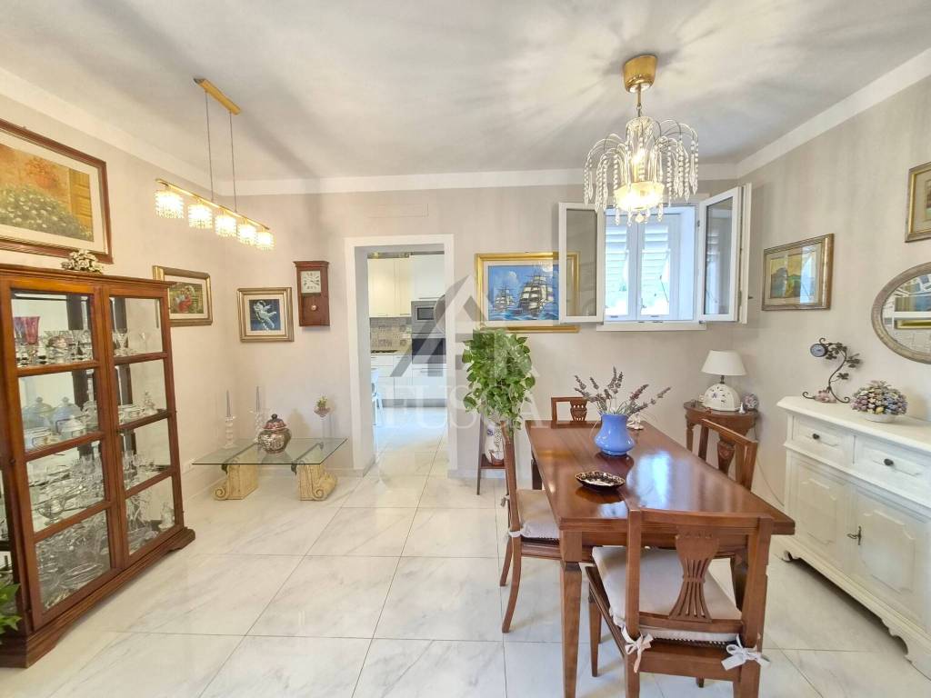 casa indipendente in vendita a Lucca in zona Arliano