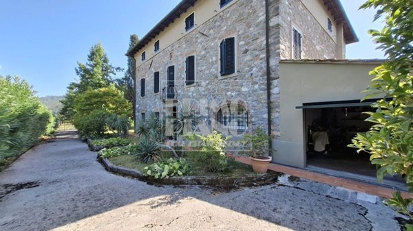 casa indipendente in vendita a Lucca in zona Mutigliano