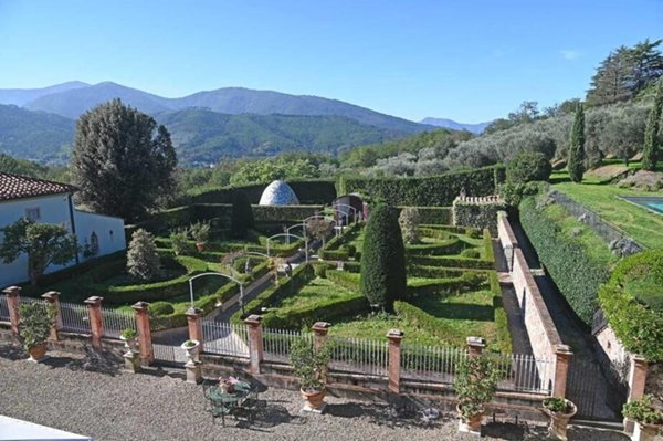 casa indipendente in vendita a Lucca in zona zona San Filippo