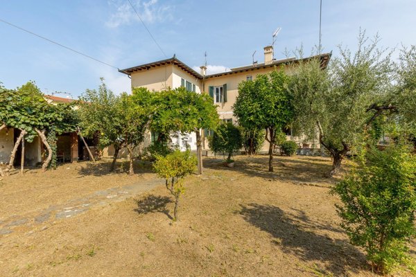 casa indipendente in vendita a Lucca in zona Sant'Anna