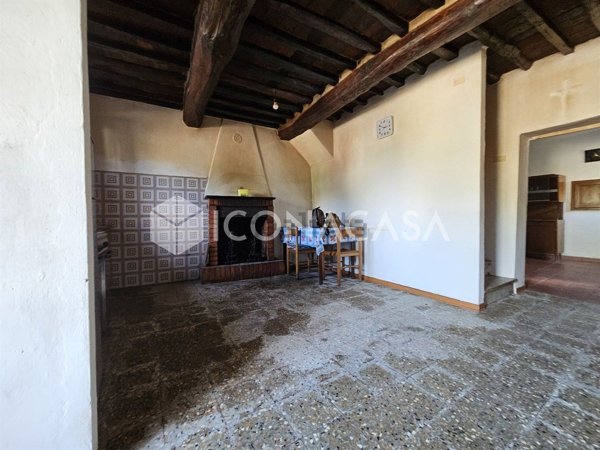 casa indipendente in vendita a Lucca in zona Chiatri