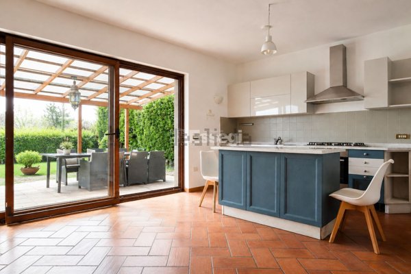 casa indipendente in vendita a Lucca in zona Maggiano