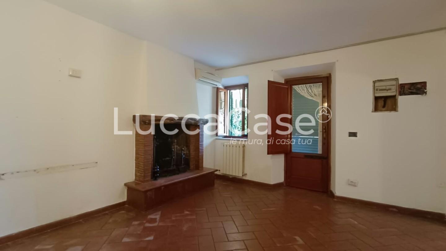casa indipendente in vendita a Lucca in zona zona Mugnano