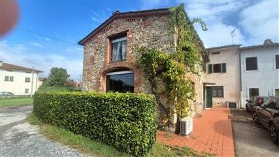 casale in vendita a Lucca
