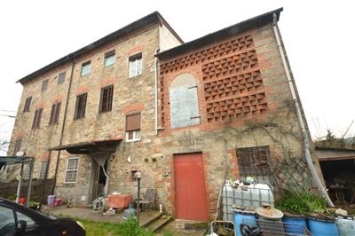 casa indipendente in vendita a Lucca